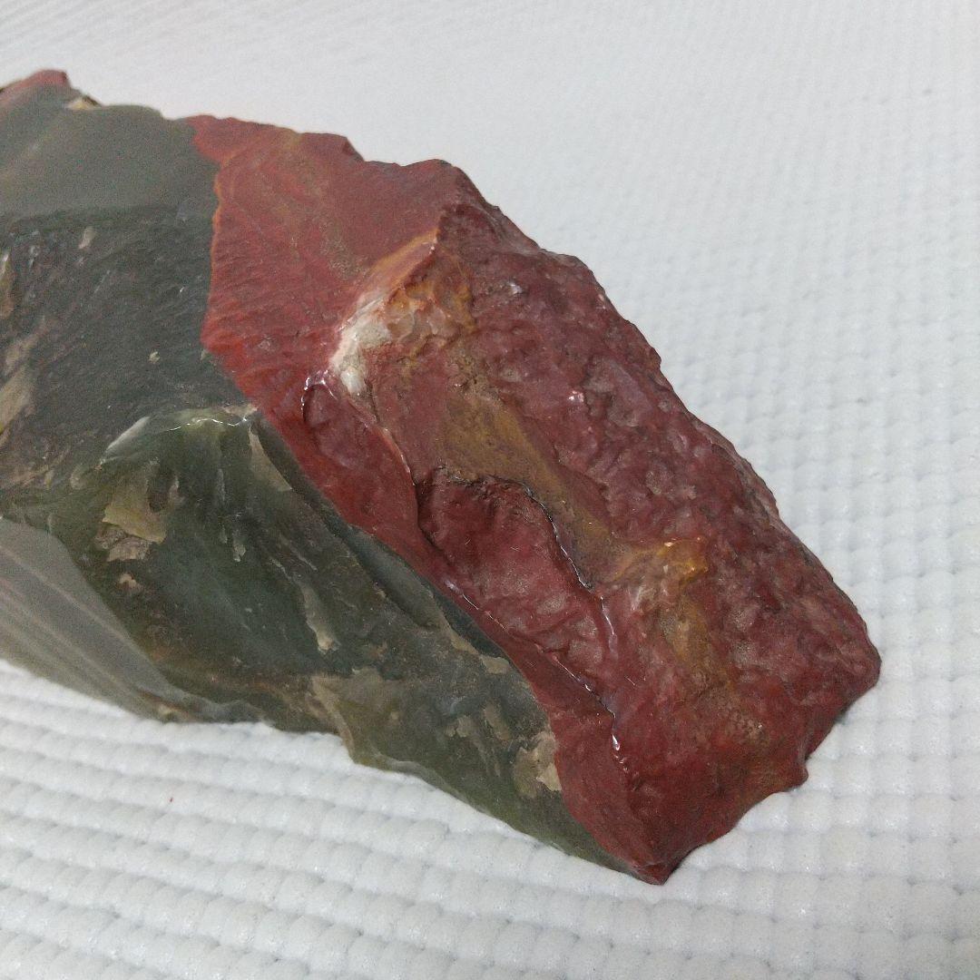 まるで惑星 4.2kg 碧玉? 赤/緑/黄の縞模様が美しい観賞石31cm