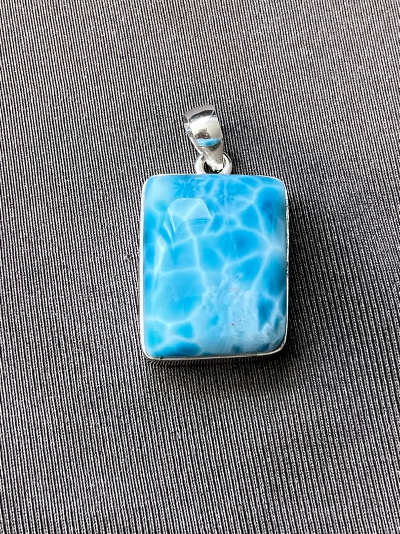天然石ラリマー☆高品質！スクエア型ペンダントトップ☆濃い！ブルー＆模様が美しい！