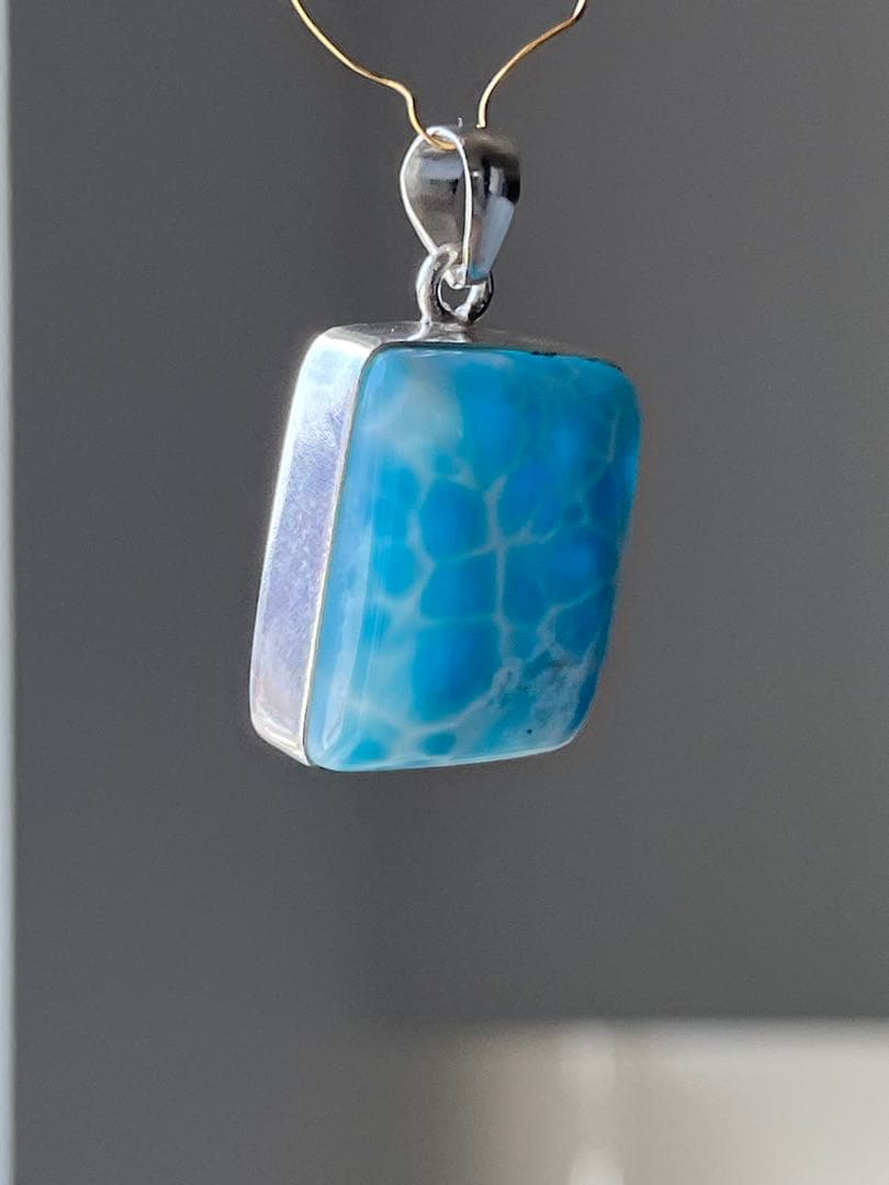 天然石ラリマー☆高品質！スクエア型ペンダントトップ☆濃い！ブルー＆模様が美しい！