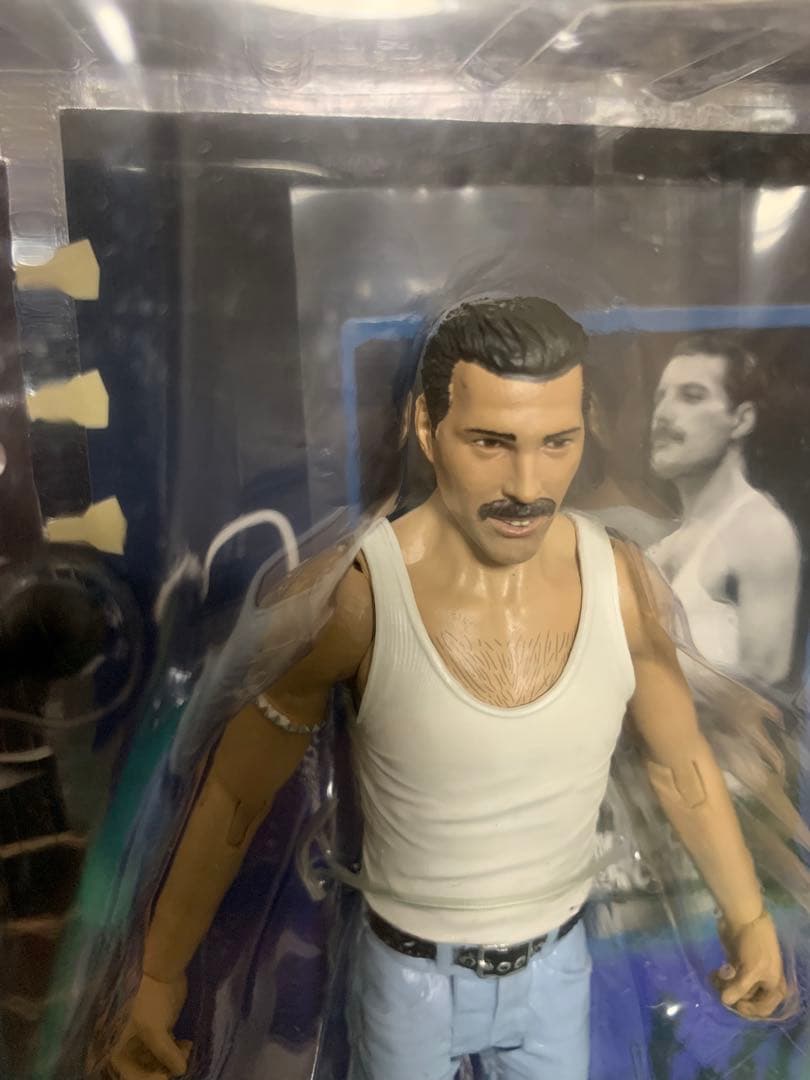 FREDDIE MERCURY フレディ　マーキュリー　フィギュア