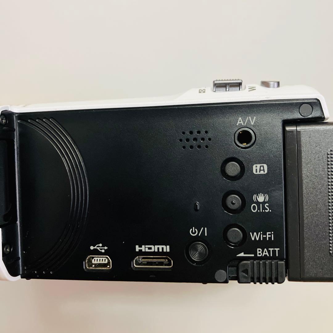 美品　パナソニック デジタルビデオカメラ ホワイト HC-V520M