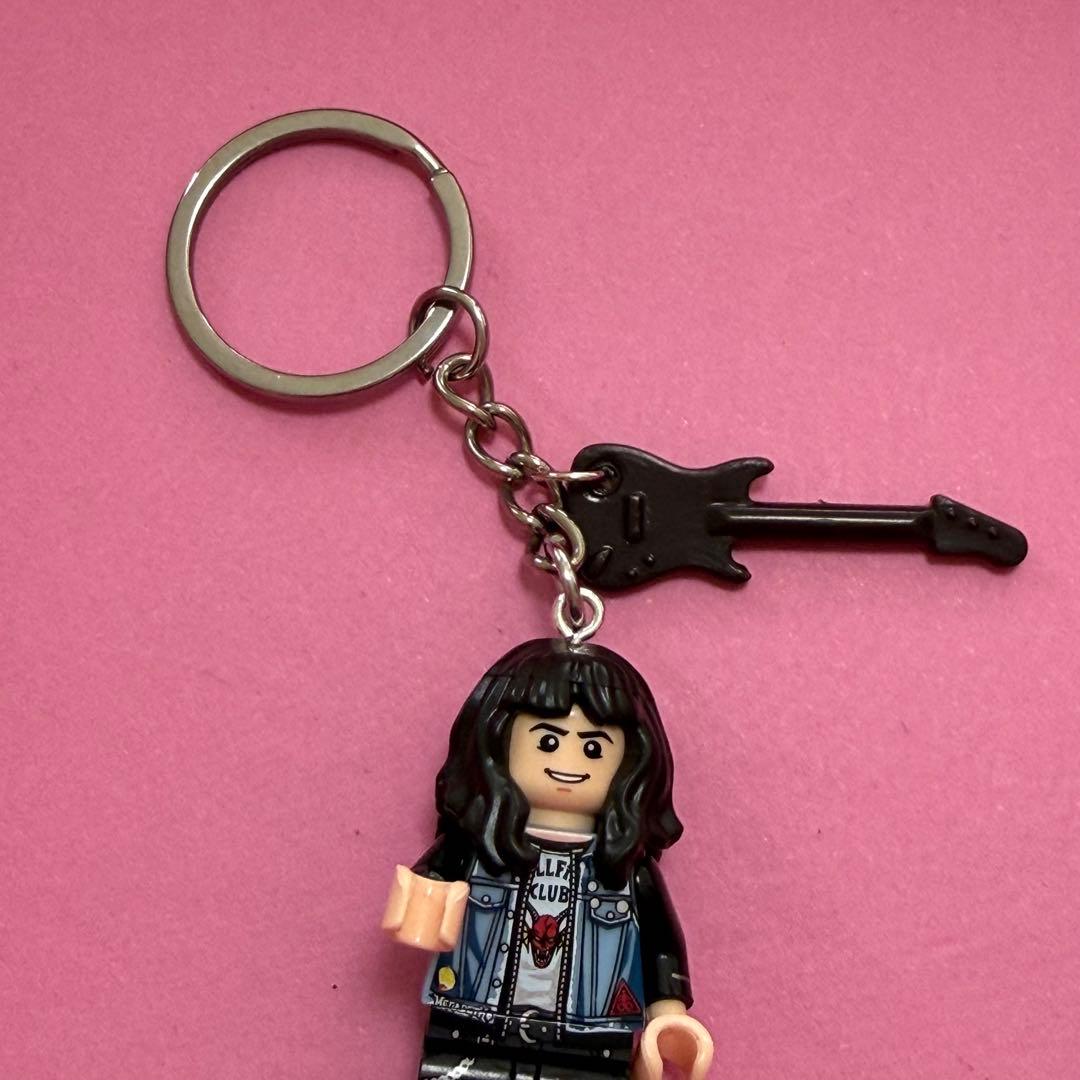 ストレンジャーシングス ミニフィグ キーホルダー エディ - メルカリ