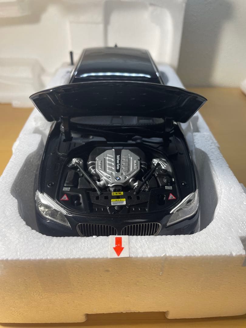 京商 1/18 BMW アクティブ ハイブリッド 7 (F04) ブラック