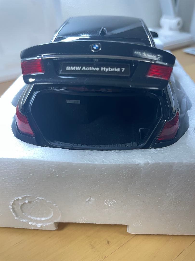 京商 1/18 BMW アクティブ ハイブリッド 7 (F04) ブラック