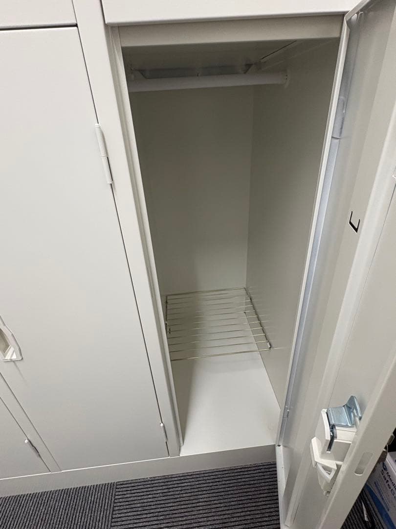 【大阪引取限定】6人用ロッカー 鍵付き