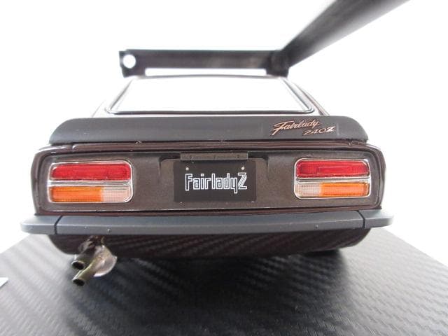 イグニッションモデル 1/18 フェアレディZ