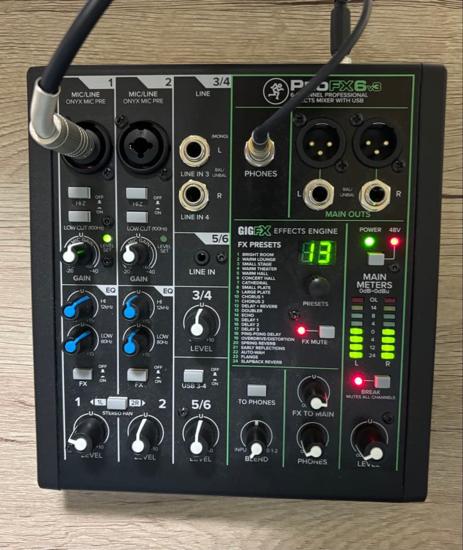 MACKIE PROFX6 v3 本体と電源アダプター、音出し動作確認済み