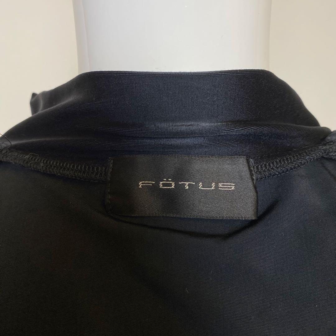 FOTUS フェトウス　オフショルダー　トップス　ジップ