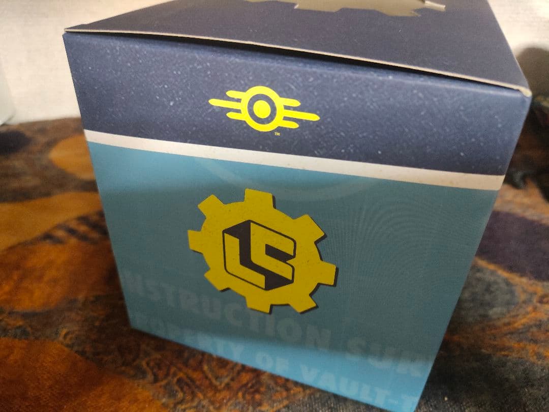 公式グッズFallout Fawkes フィギュア ガトリングレーザー付き