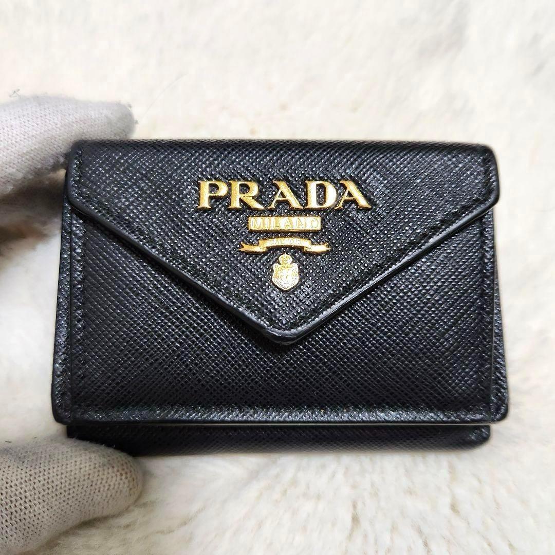 極美品 PRADA ハート柄 三つ折り財布 プラダ 財布 黒 赤 ブラック