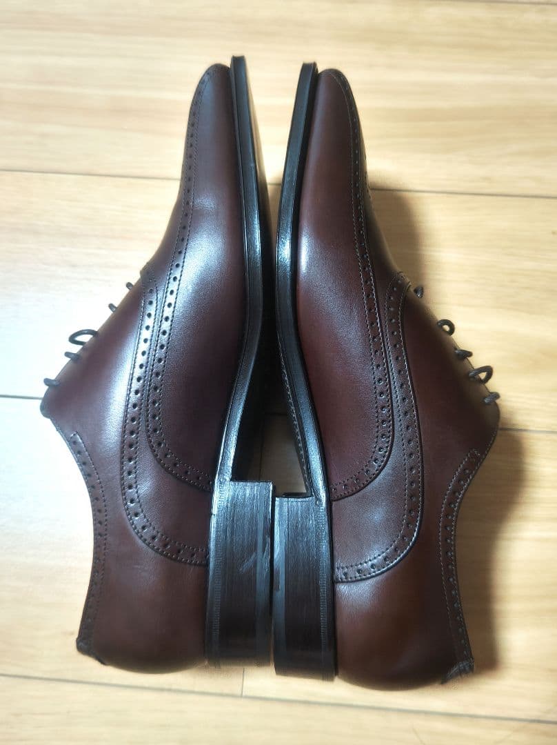 12/26まで値下げ　【未使用】 フェラガモ　8EE(26〜26.5cm相当)