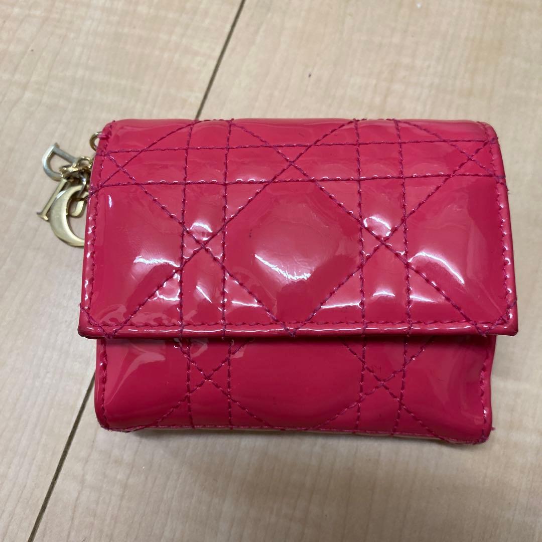 ブ*レ様 Dior エナメル 赤 三つ折り財布
