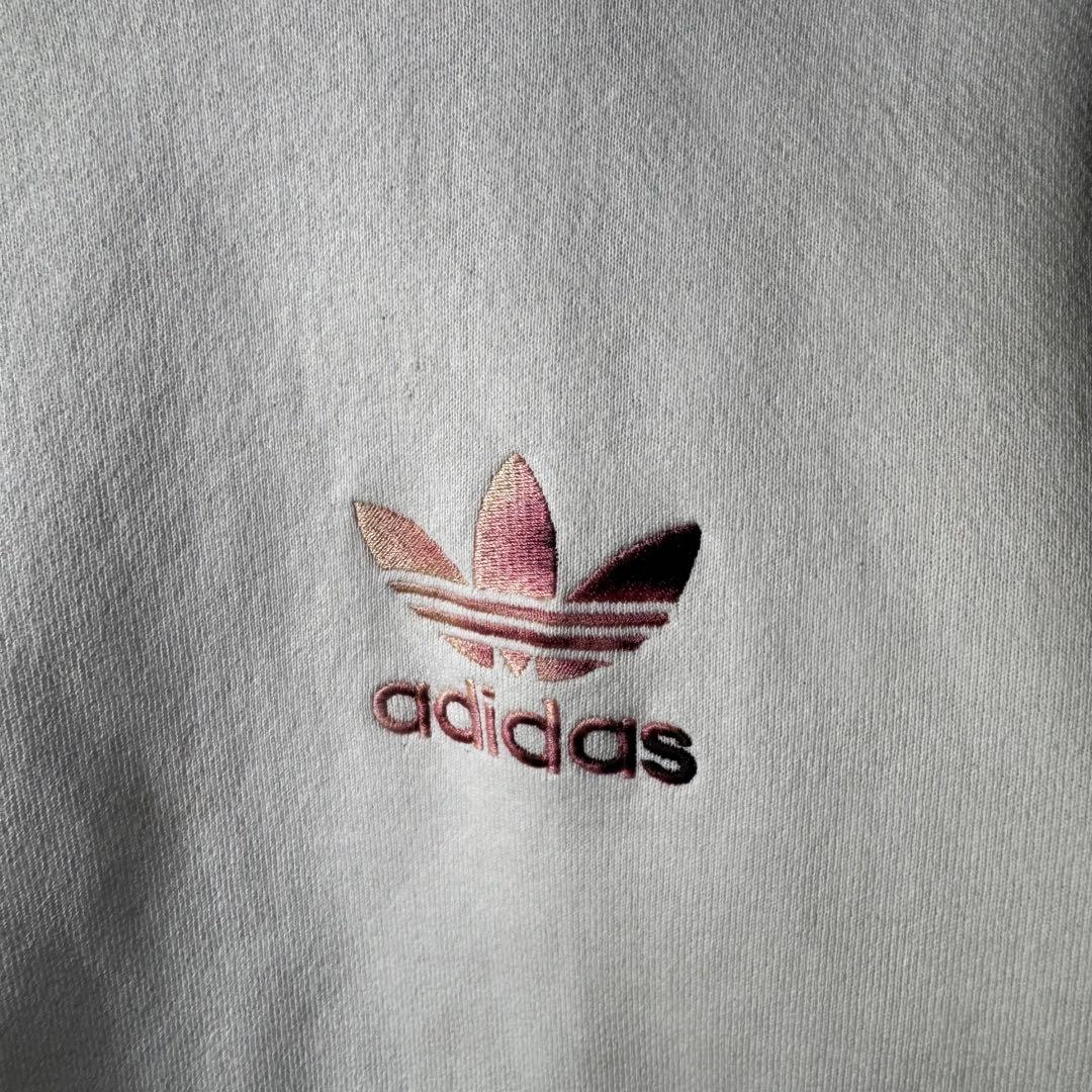 カ*ト様 超肉厚‼️おすすめ‼️90s old adidas センターロゴ 刺繍