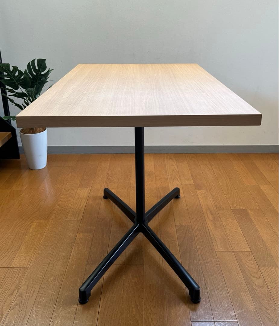 Oliver オリバー　モダン　カフェテーブル　900×600 長方形　シンプル