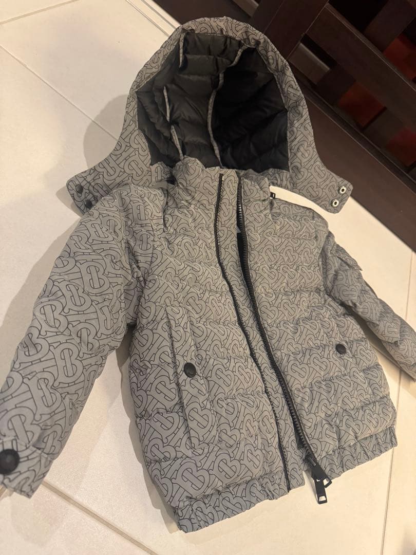 Burberry（バーバリー）グレー キッズアウター 3Y（98cm）