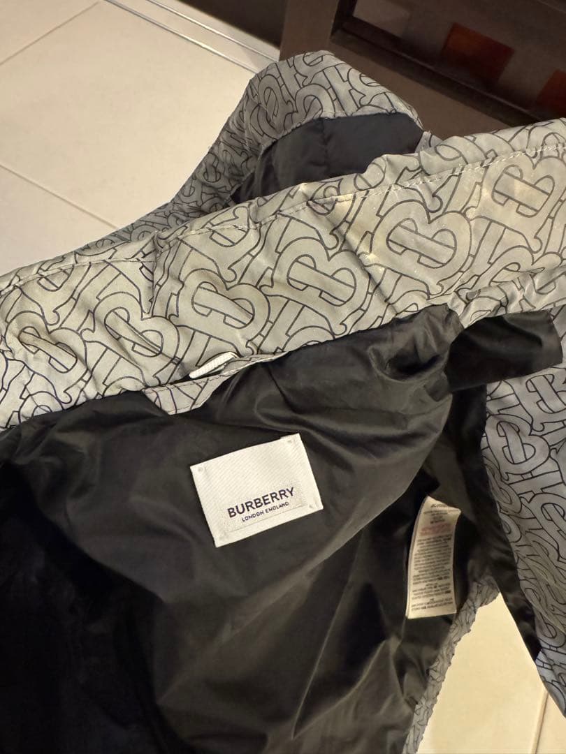 Burberry（バーバリー）グレー キッズアウター 3Y（98cm）