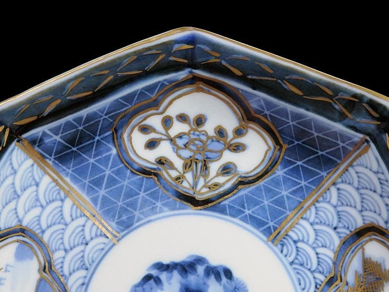 古伊万里 青海波に墨弾籠目紋 楼閣山水に花の図 八角皿2枚F205AS-fbud