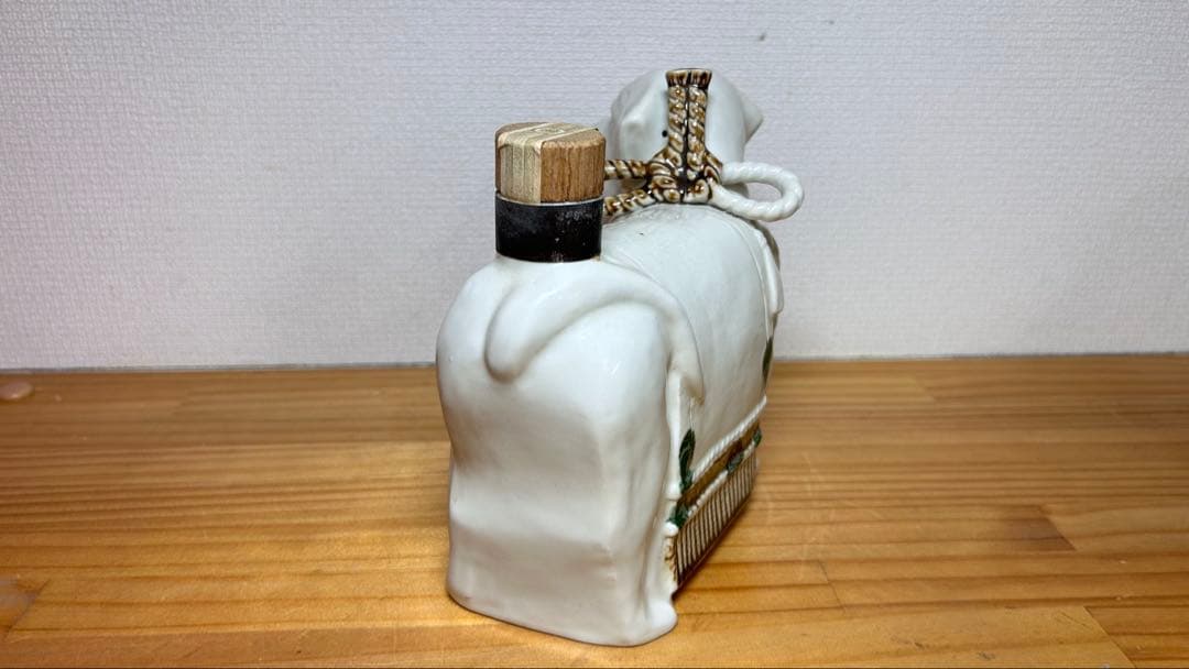 未開栓】干支 戌 犬型 陶器 ウイスキー サントリー ローヤル