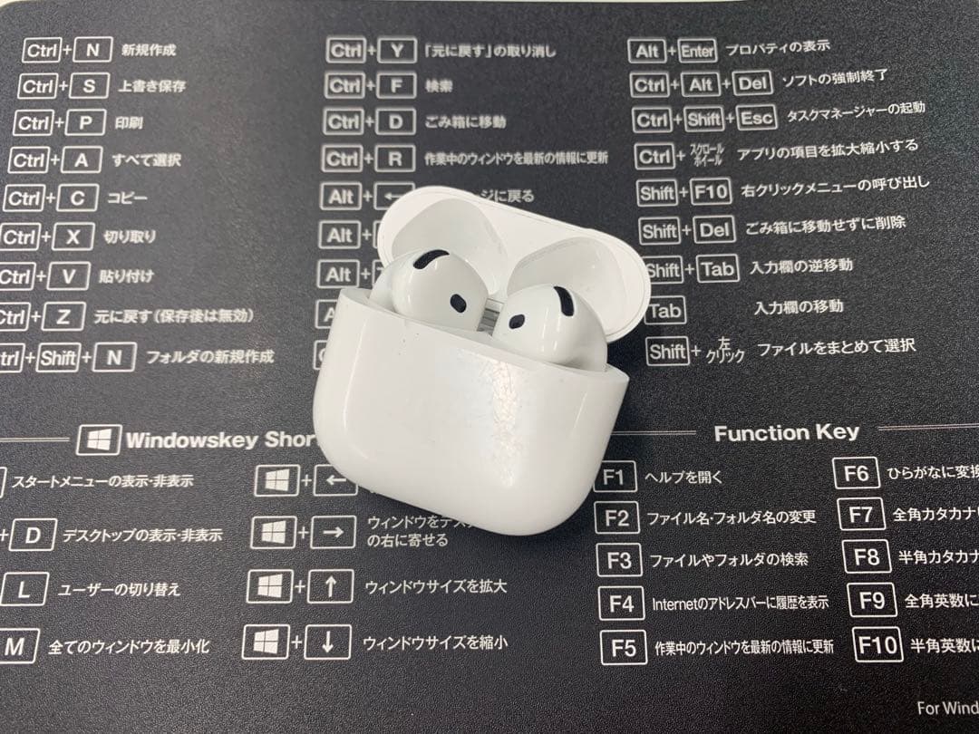 【最終値下げ❗️】AirPods4 第4世代 ノイキャンズキャンセリング 非搭載 Apple AirPods 4 アクティブノイズキャンセリング搭載モデル MXP93J/A