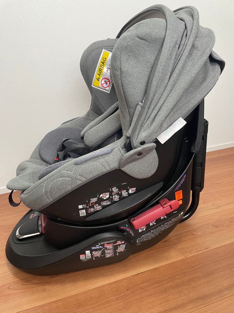 【なななななさん専用】チャイルドシート エールべべ　新生児〜4歳