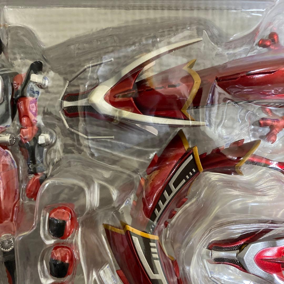 ［中身未使用］s.h.figuarts 仮面ライダー龍騎　バンダイ