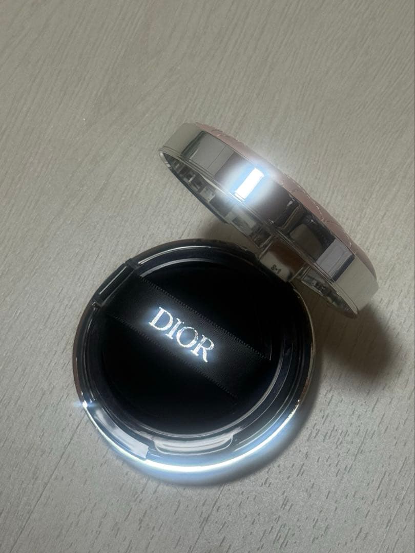 ディオールスキンフォーエヴァーイドラ　グロウクッション　1N