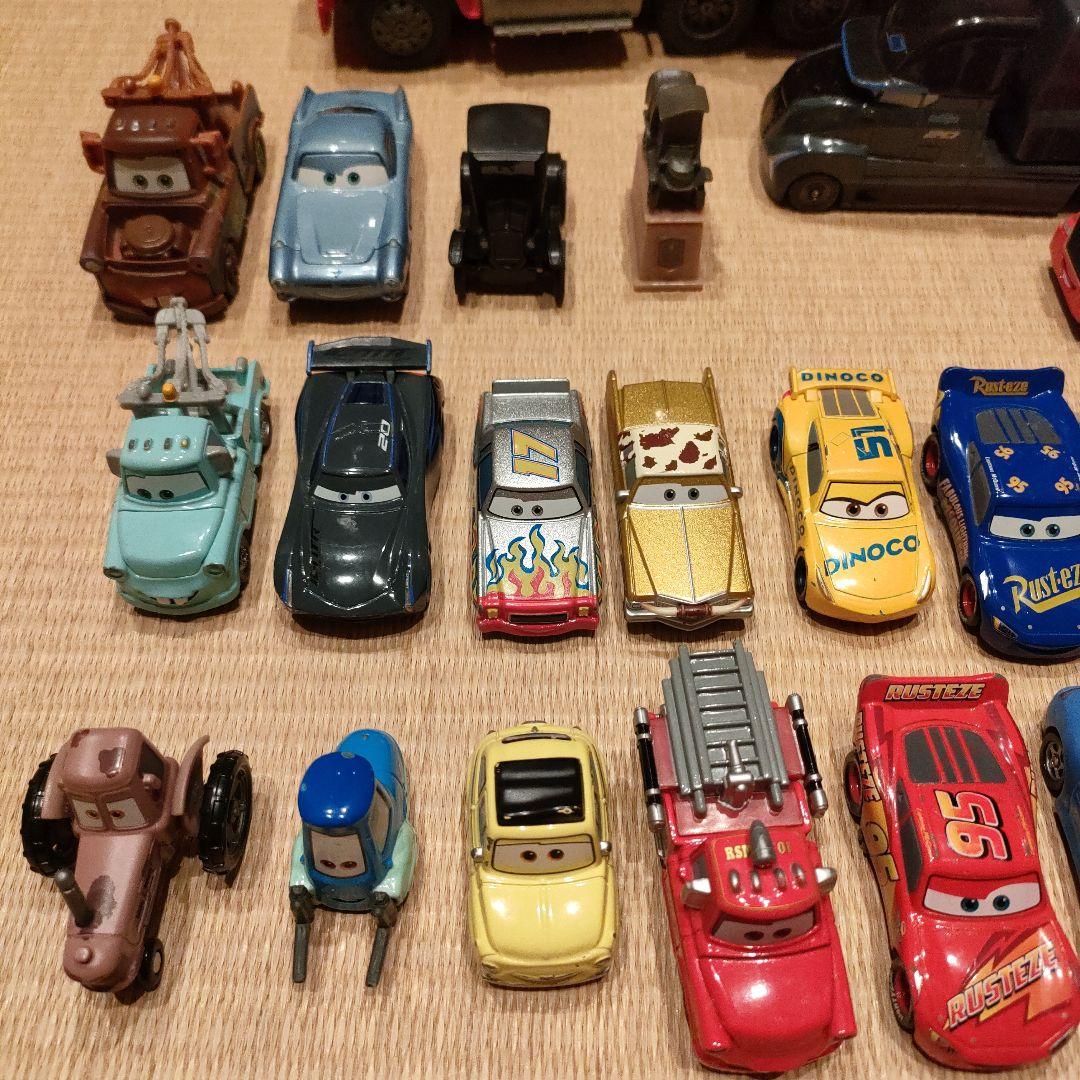 カーズ ミニカーセット トレーラー付き