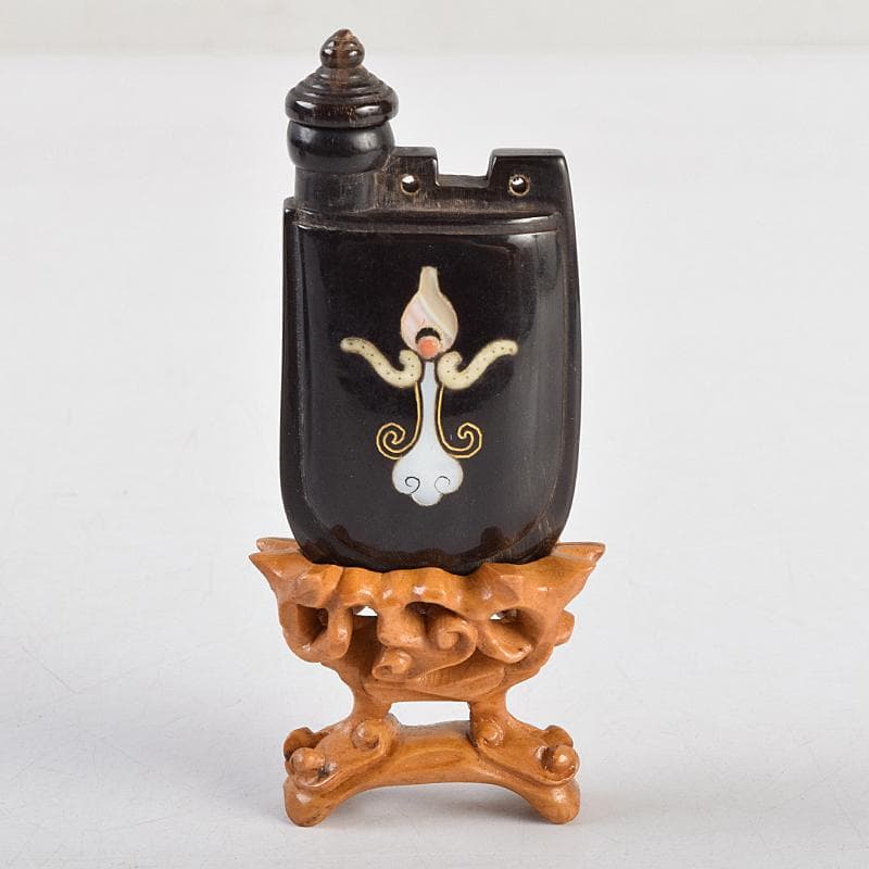 中国 牛角製 玉石螺鈿装飾 漢詩刻 鼻煙壷 木製台付 M 9430