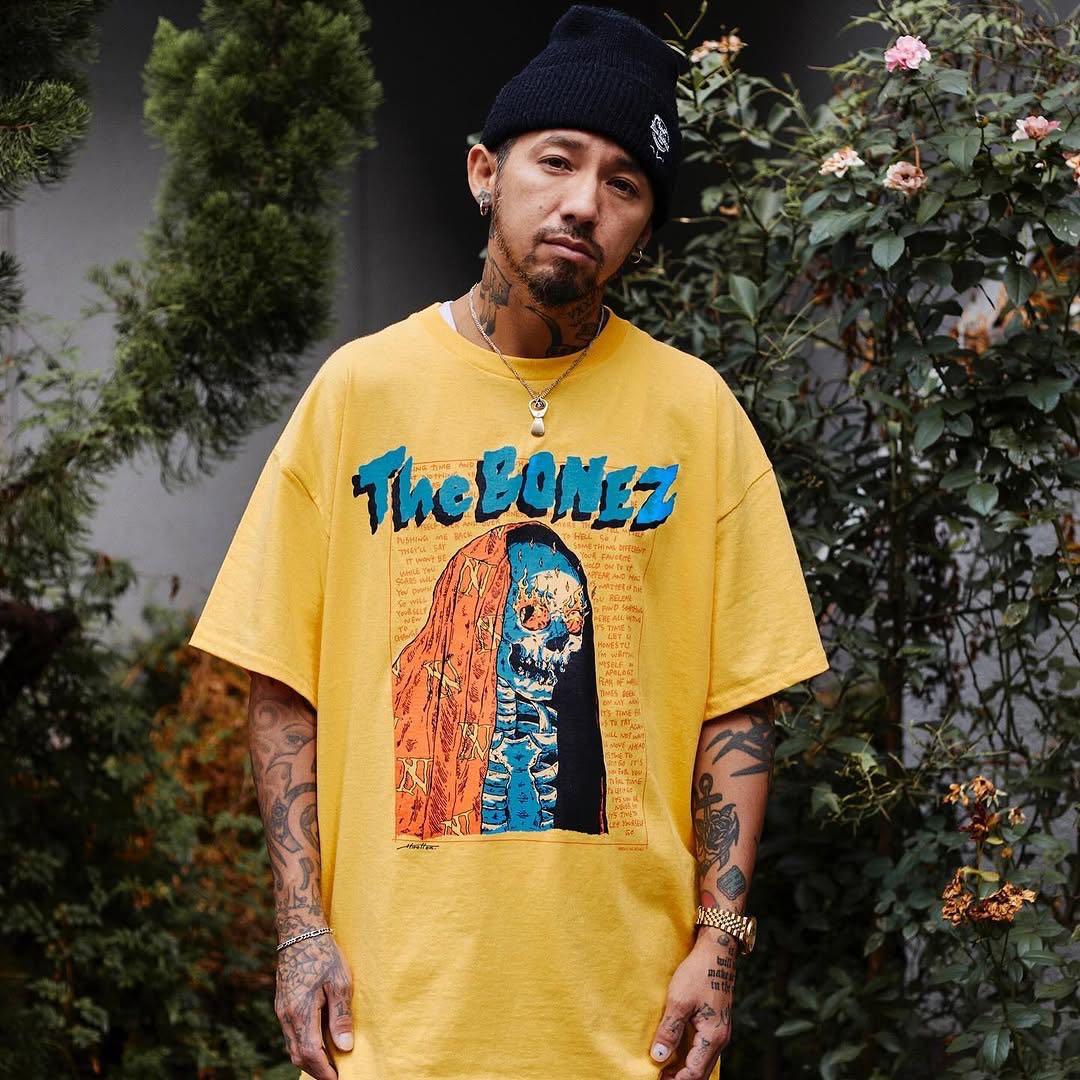 The BONEZ イエロー グラフィックTシャツ L新品未開封 バンT - メルカリ