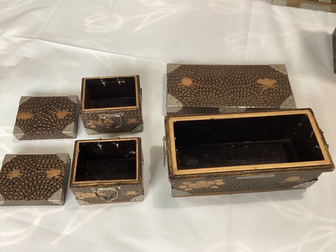 金彩蒔絵ミニチュアお雛道具 アンティーク収納箱セット 大・中・小