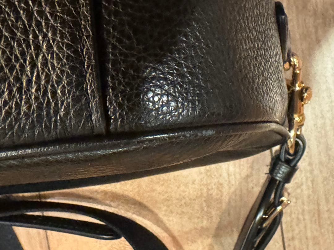 正規品 COACH (コーチ) レザーショルダーバッグ ブラック ゴールド