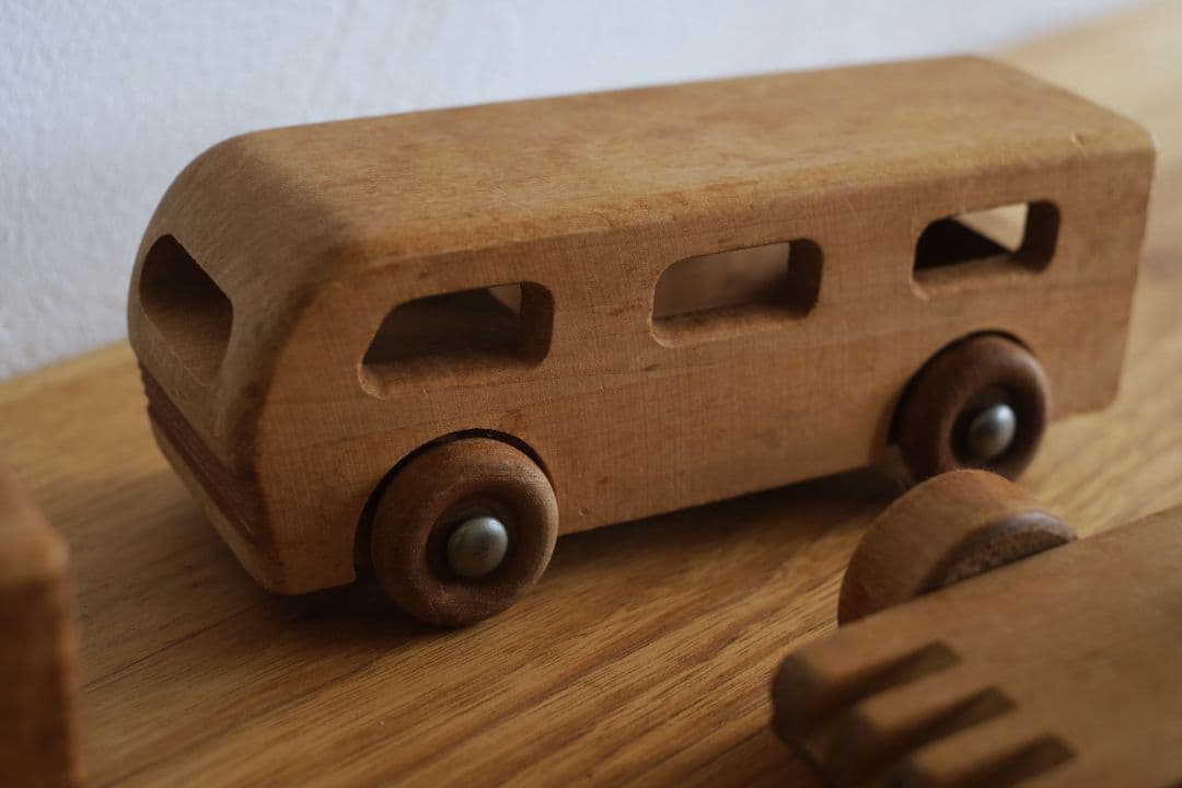 フィンランド JUKKA他 木製玩具 車 乗り物 5種セット