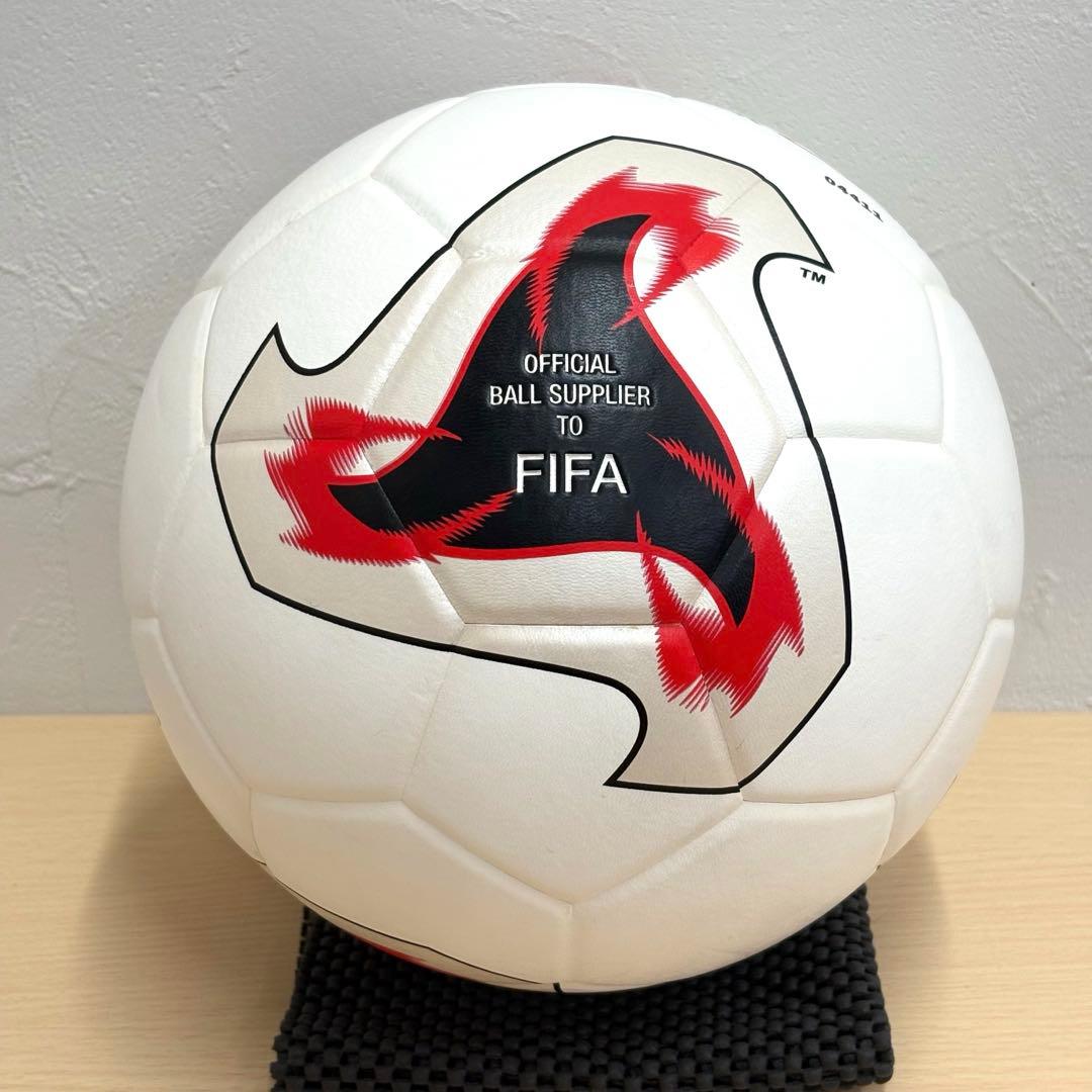 adidas FEVERNOVA 日韓ワールドカップ 公式試合球モデル - メルカリ