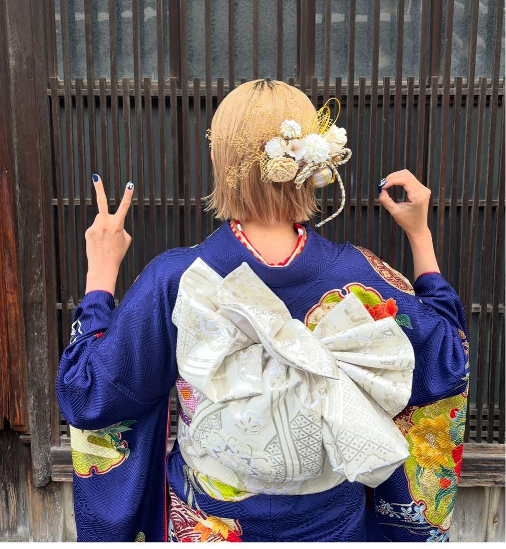 早い者勝ちです！成人式振袖フルセット假屋崎省吾紺地牡丹！とても可愛い