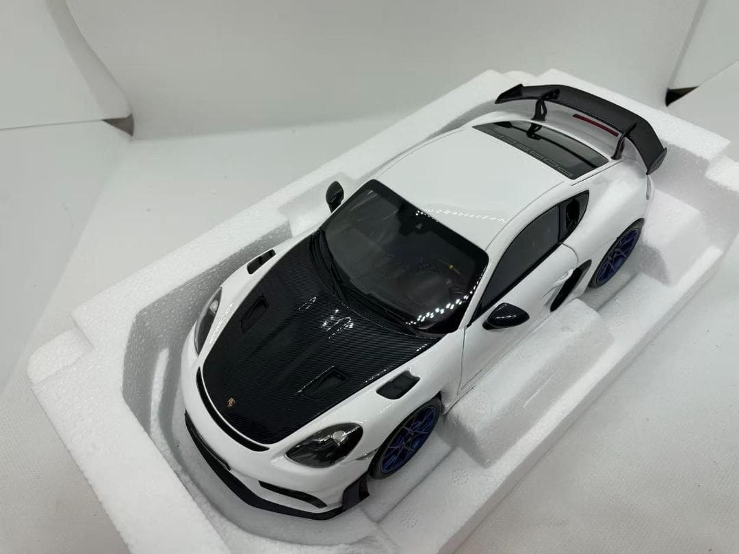 304-052 ノレブ 1/18 ポルシェ Cayman GT4 RS 2023