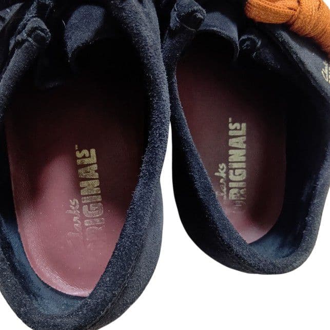 【美品】クラークス ワラビー 27.5cm チャーム付き ブラック スウェード