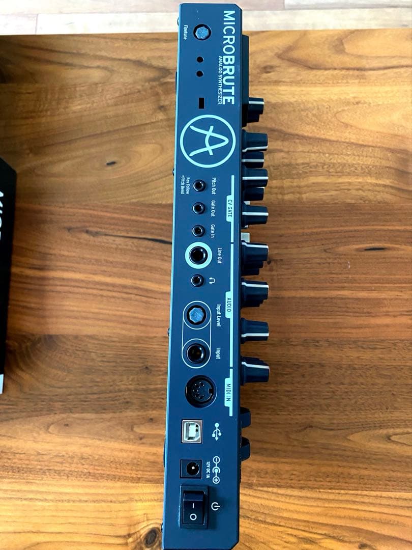 Arturia MICROBRUTE アナログシンセサイザー　マイクロブルート