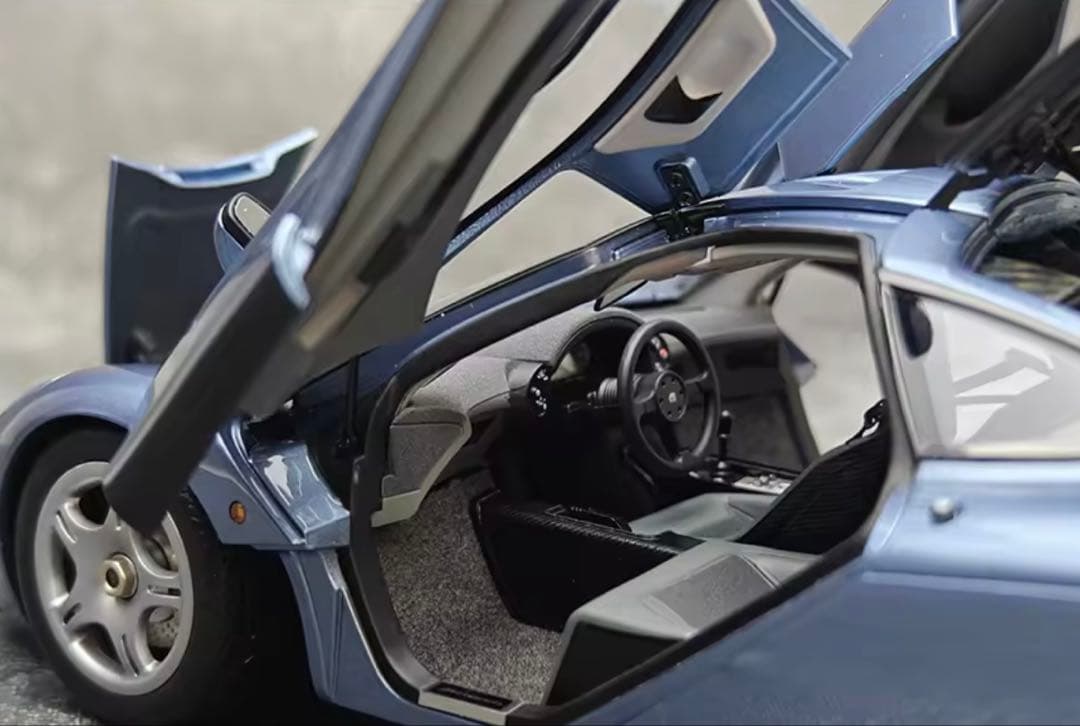 McLaren F1 1/18 ダイキャストミニカー