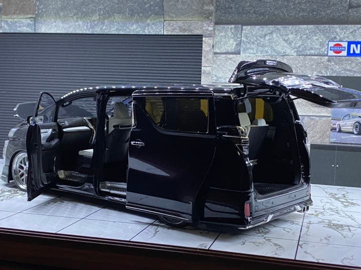 1/18 トヨタ ヴェルファイア TOYOTA VELLFIRE カスタム仕様