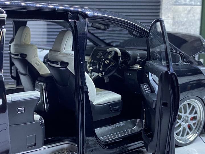 1/18 トヨタ ヴェルファイア TOYOTA VELLFIRE カスタム仕様