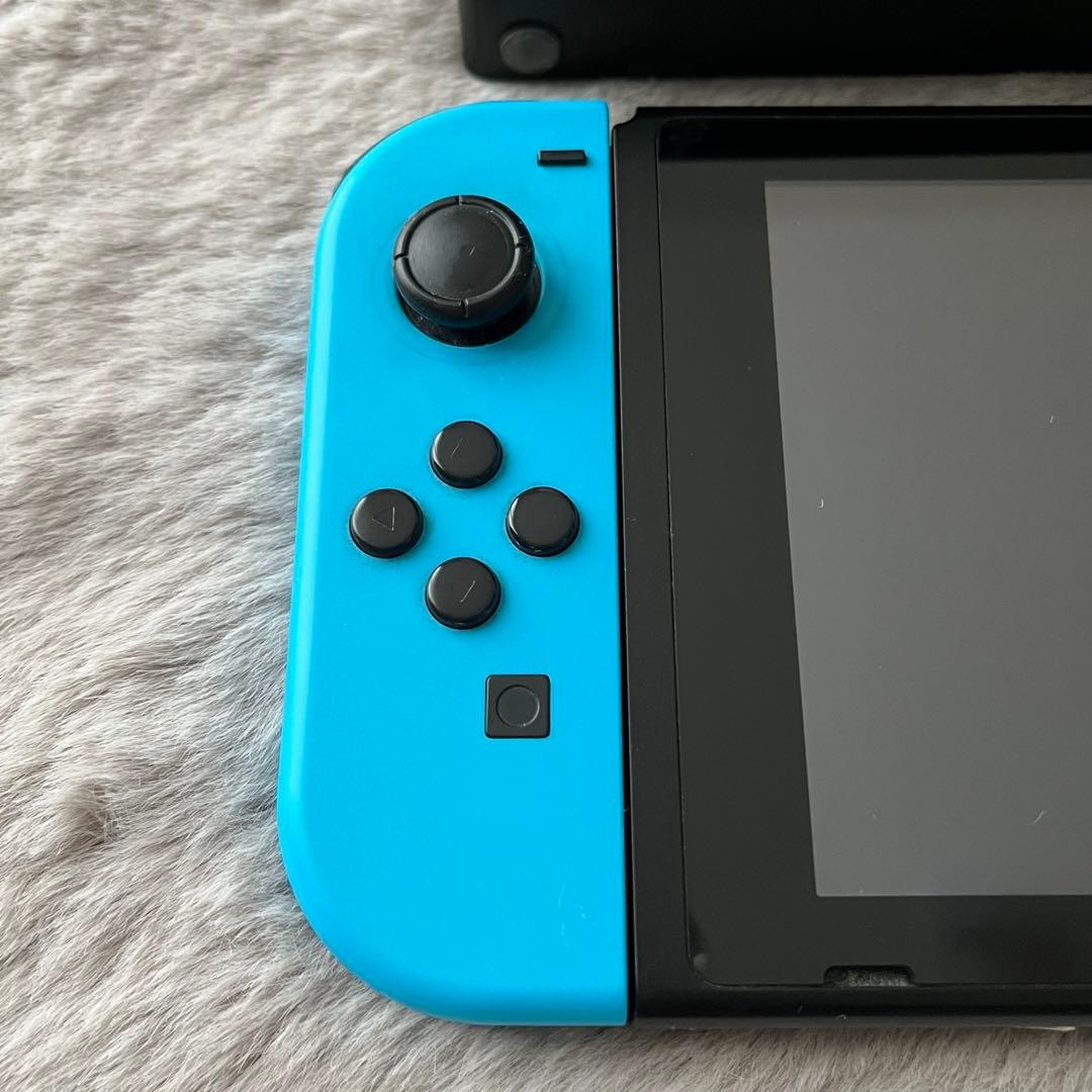 Nintendo switch 本体 ジョイコン×4 アクセサリー セット