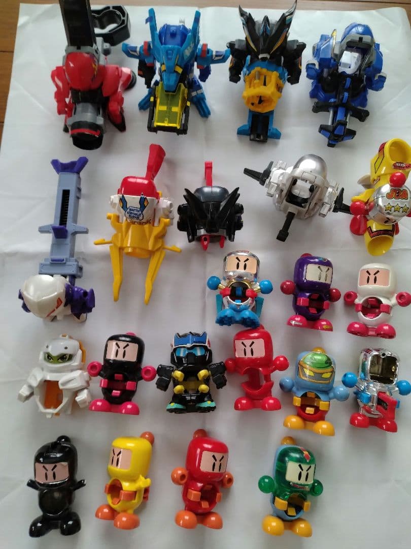 ビーダマン まとめ セット タッパー付き｜Amazon.co.jp: スーパー