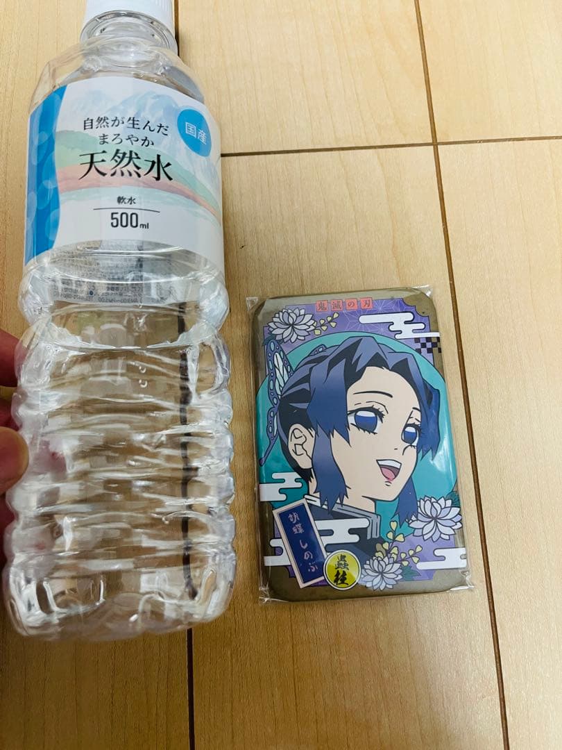 激レア 鬼滅の刃 胡蝶しのぶ デカ 缶バッチ