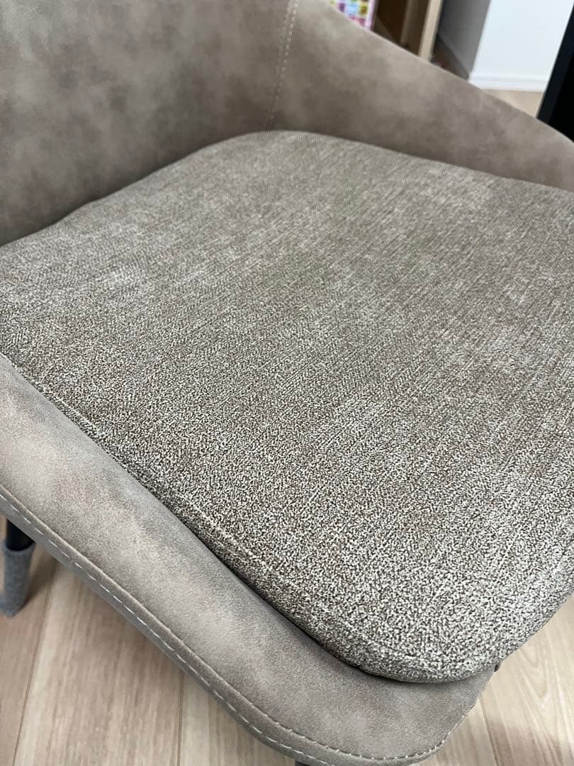 ダイニングテーブルセット　70cm×70cm 新品！！