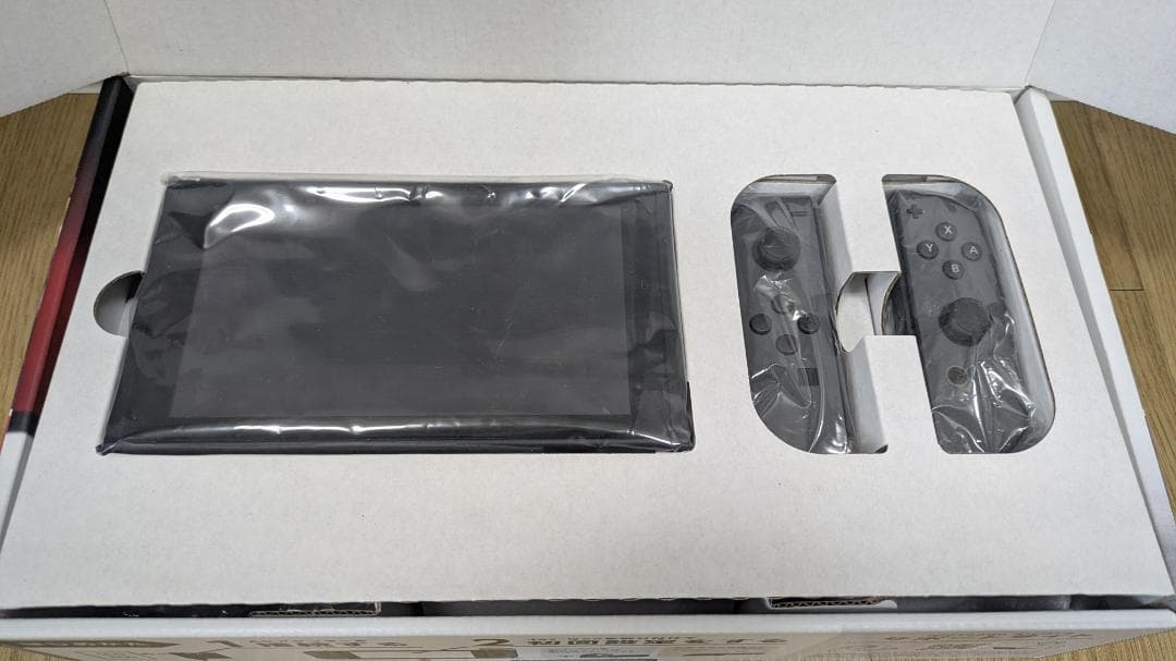 【匿名配送】プロコン、キャリングケース付き・Nintendo Switch 本体