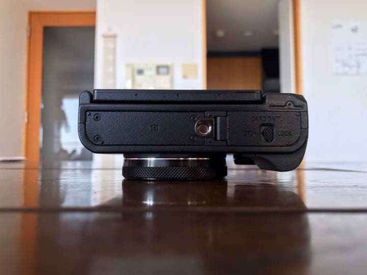 大明宣徳時代銘 大明宣徳時代 紅釉白龍紋盤 黒漆元箱付き(E-33) 田中