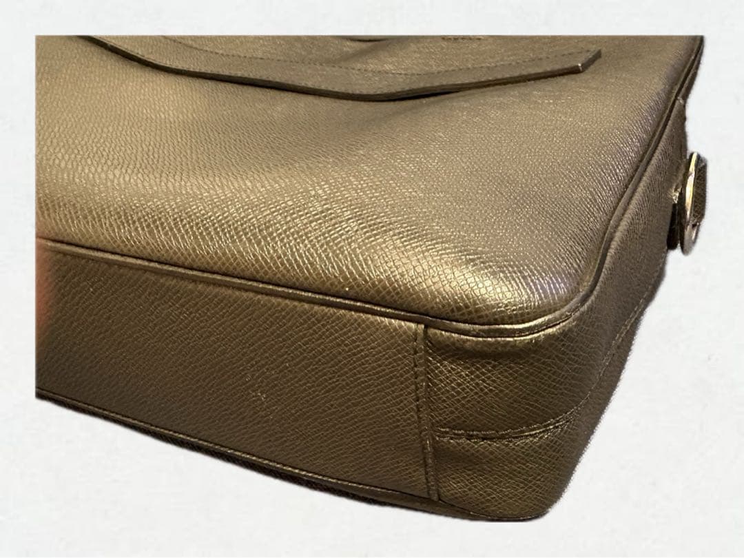 け*け様 【美品】LOUISVUITTONルイヴィトン タイガ ポルト ビジネス