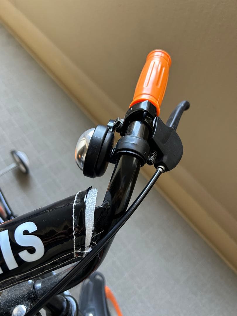 美品】GRAPHIS☆子供用自転車☆18インチ ブラック/オレンジ☆補助輪付き