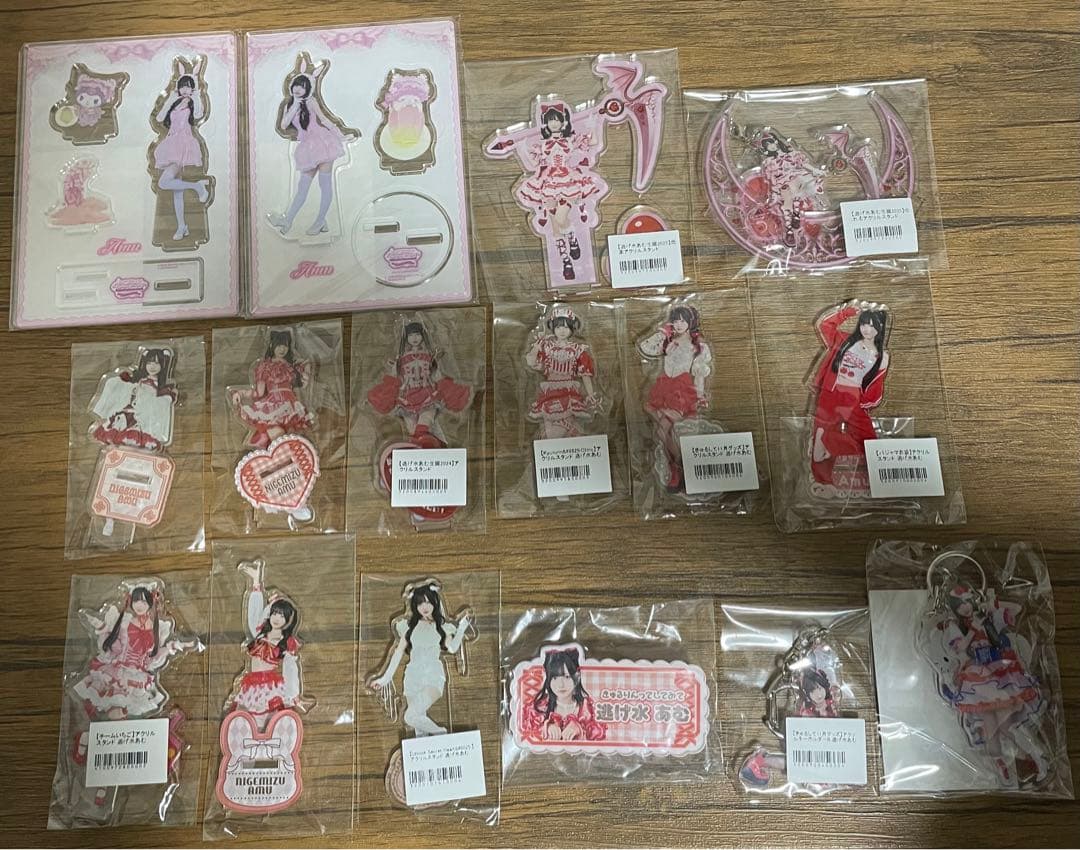 きゅるりんってしてみて 逃げ水あむ グッズ16点セット きゅるりんってしてみて 衣装アクリルキーホルダー 逃げ水あむ - メルカリ