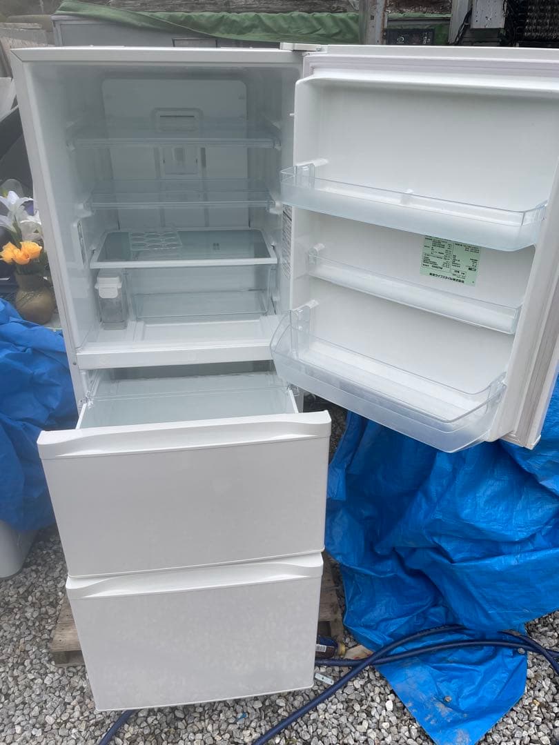 Toshiba 3ドア冷蔵庫 ホワイト330L